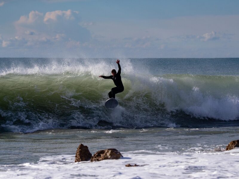Plytas with an ollie on the rocks